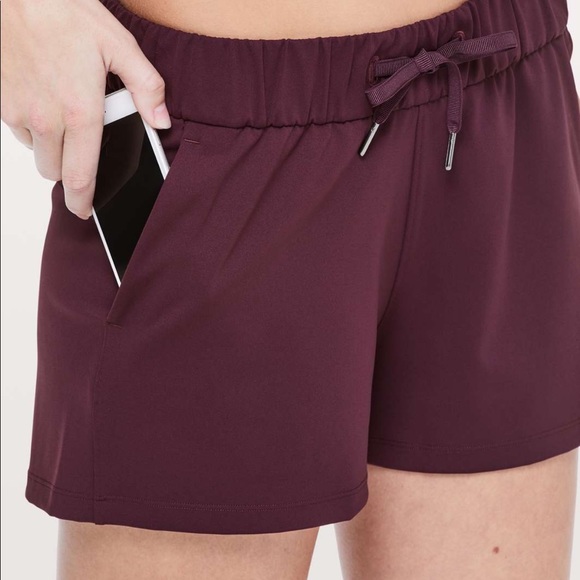 lululemon athletica Pants - Lululemon 🍋 On The Fly Shorts Dark Adobe
